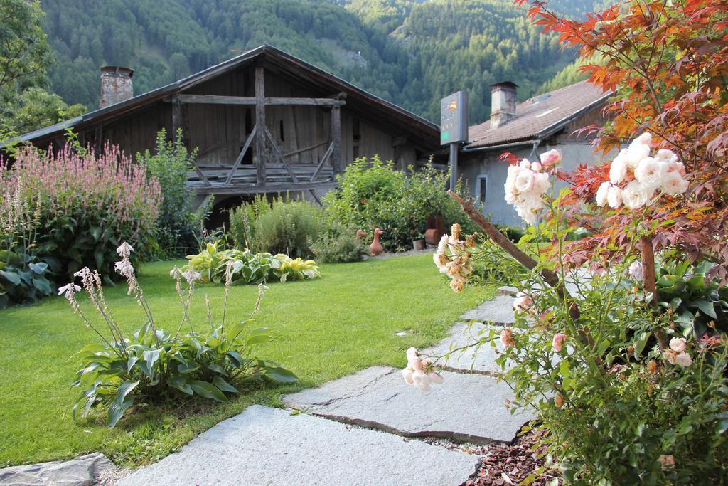 Aparthotel Garni Haus Hubertus Маллес-Веноста Екстер'єр фото