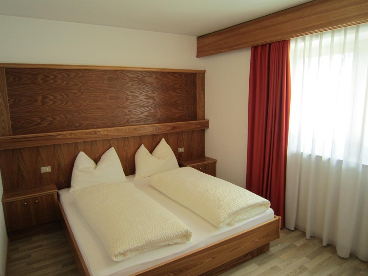 Aparthotel Garni Haus Hubertus Маллес-Веноста Екстер'єр фото